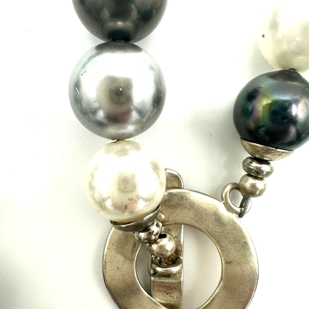 19” strand tri tone white silver black 13.5mm glass faux pearls necklace 131g