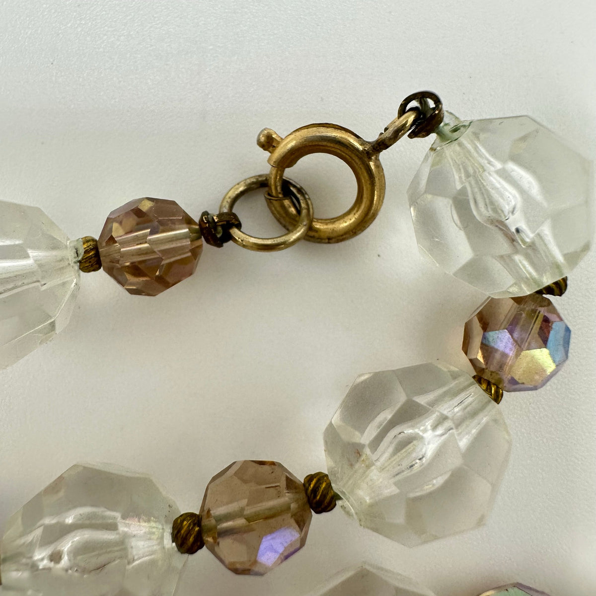 Vintage peach aurora borealis AB glass clear lucite beads beaded 32" necklace