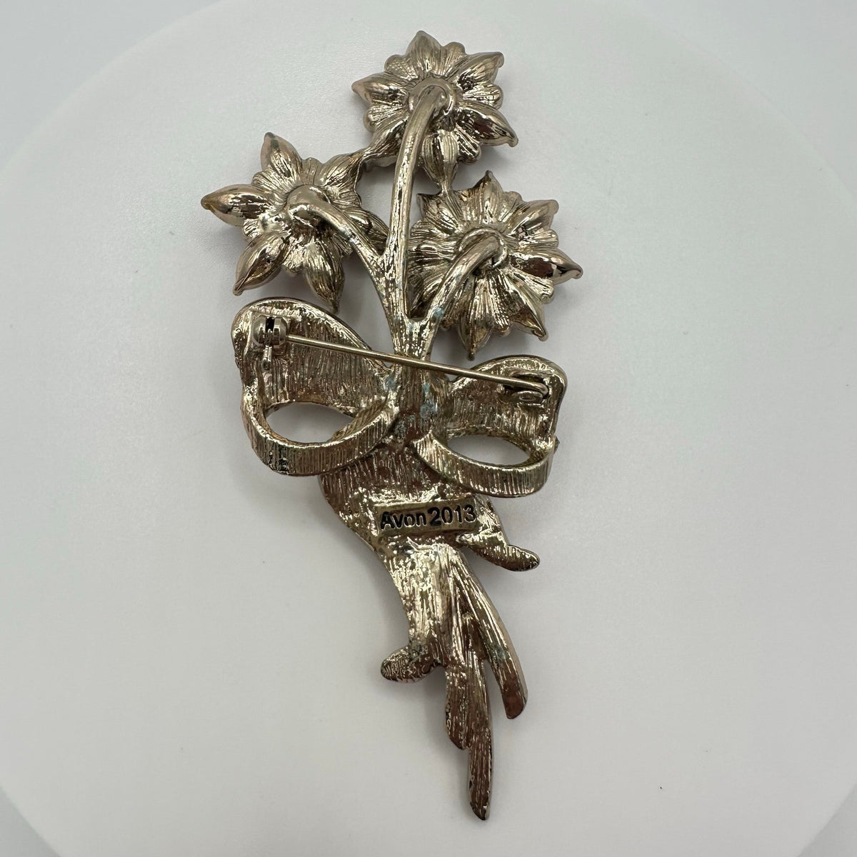 Avon 2013 gold tone red topaz rhinestones poinsettias flowers bouquet brooch