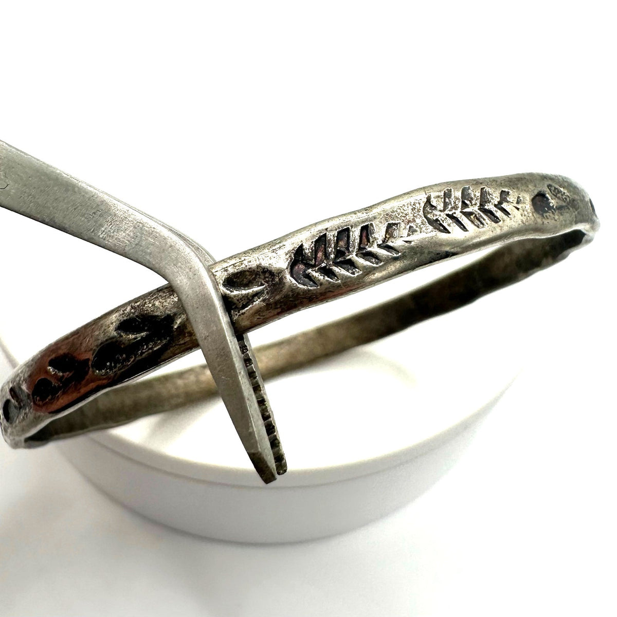 Mexico Alpaca vintage silver tone ferns leaves leaf floral bangle bracelet