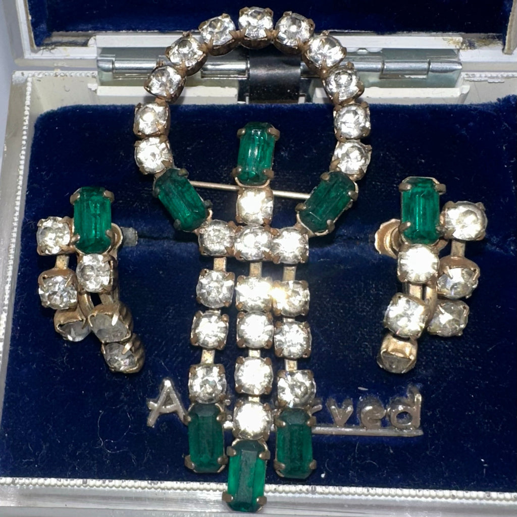 Vintage 1940s gold tone emerald green clear rhinestones brooch pendant earrings