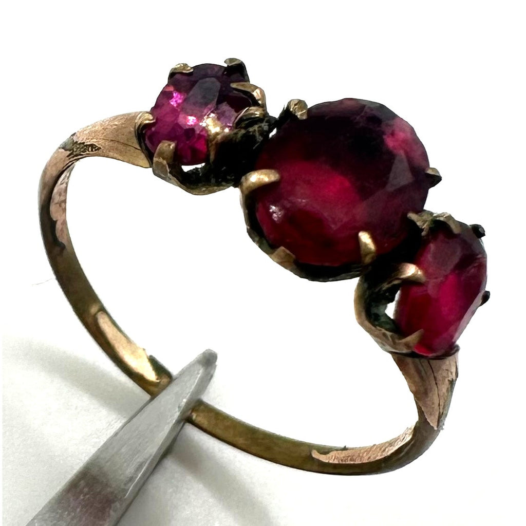 Antique Edwardian Victorian gold filled 3 stone red paste rhinestones ring 5