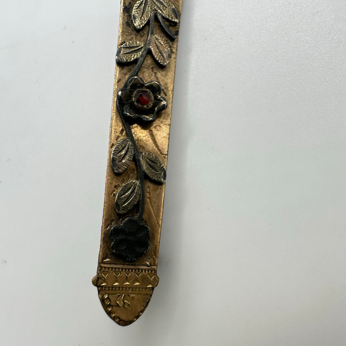 Antique Victorian 1800s gold filled red paste rhinestone scissors brooch pin