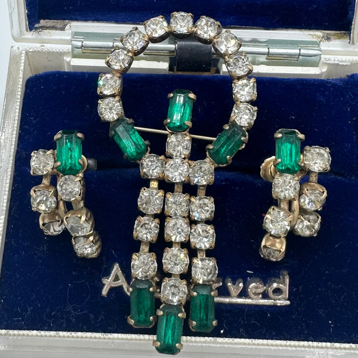 Vintage 1940s gold tone emerald green clear rhinestones brooch pendant earrings