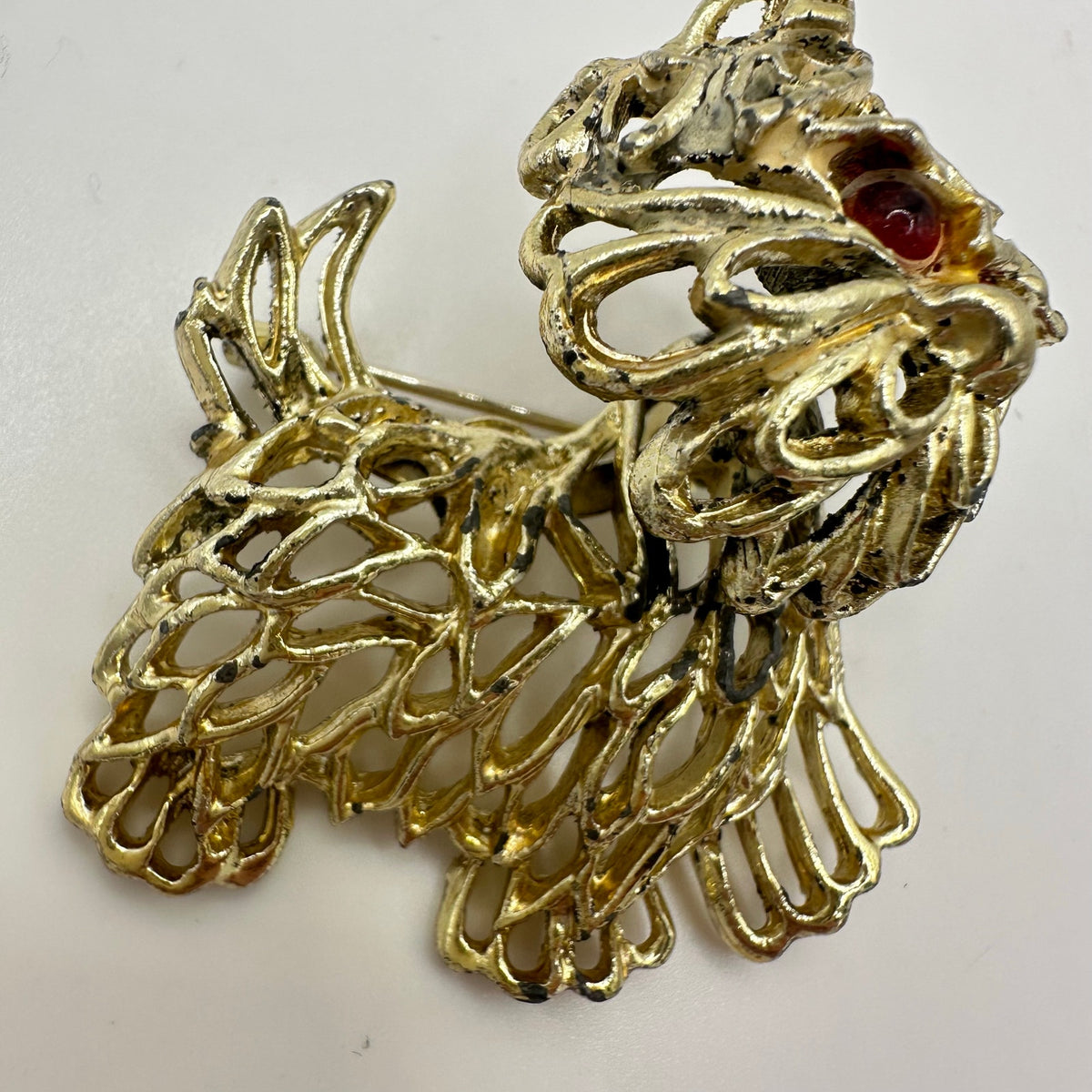 Vintage gold tone Scottie dog trembler en tremblant red glass eyes brooch