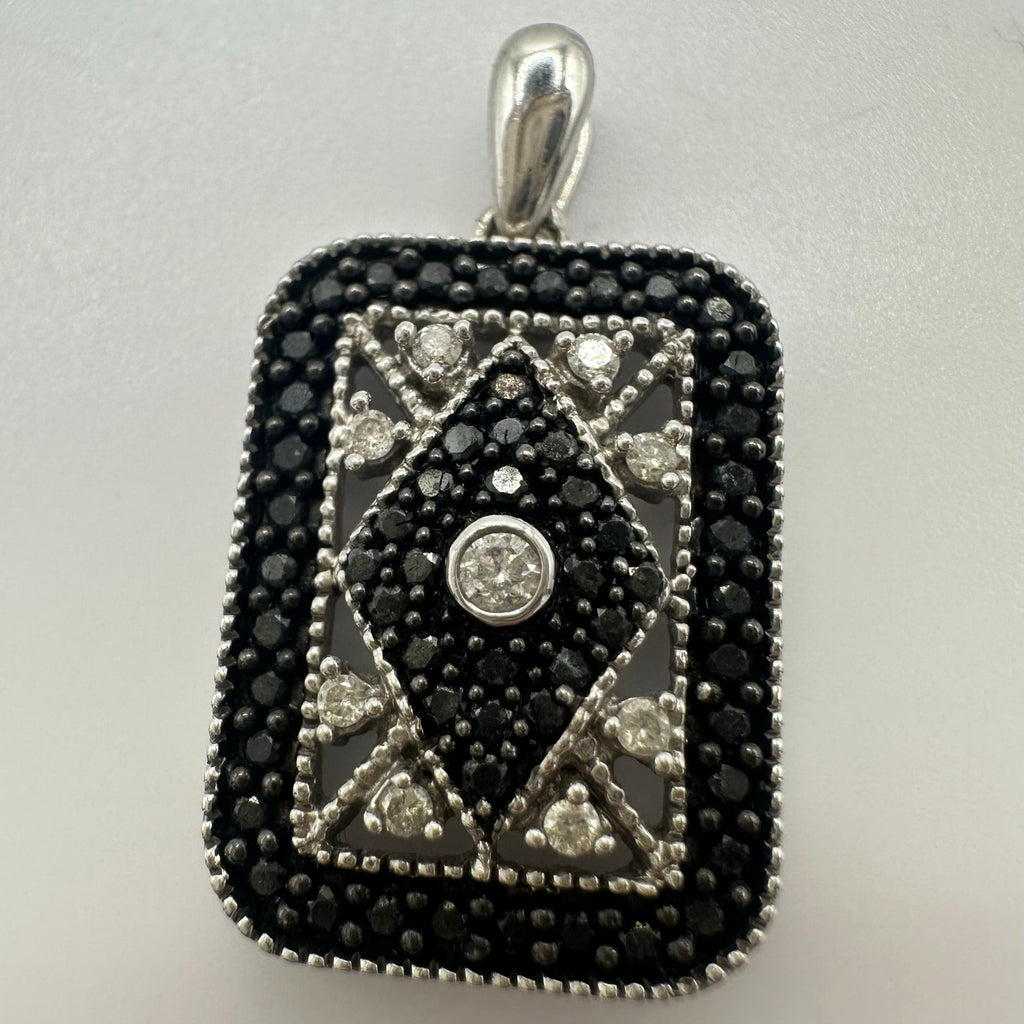 14kt solid white gold white black diamonds treated 0.50CTW pendant 3.13 grams