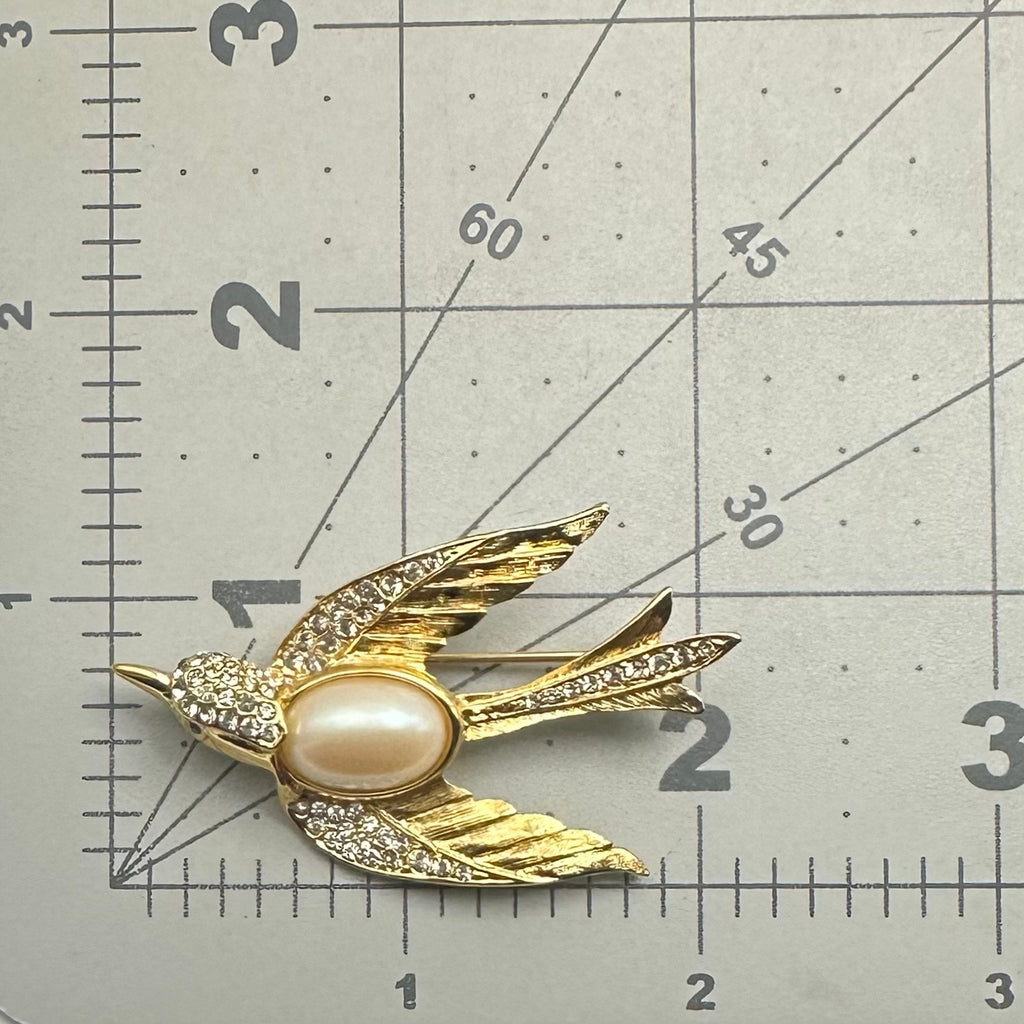 Jackie Orr vintage gold tone clear glass rhinestones pearl bird brooch