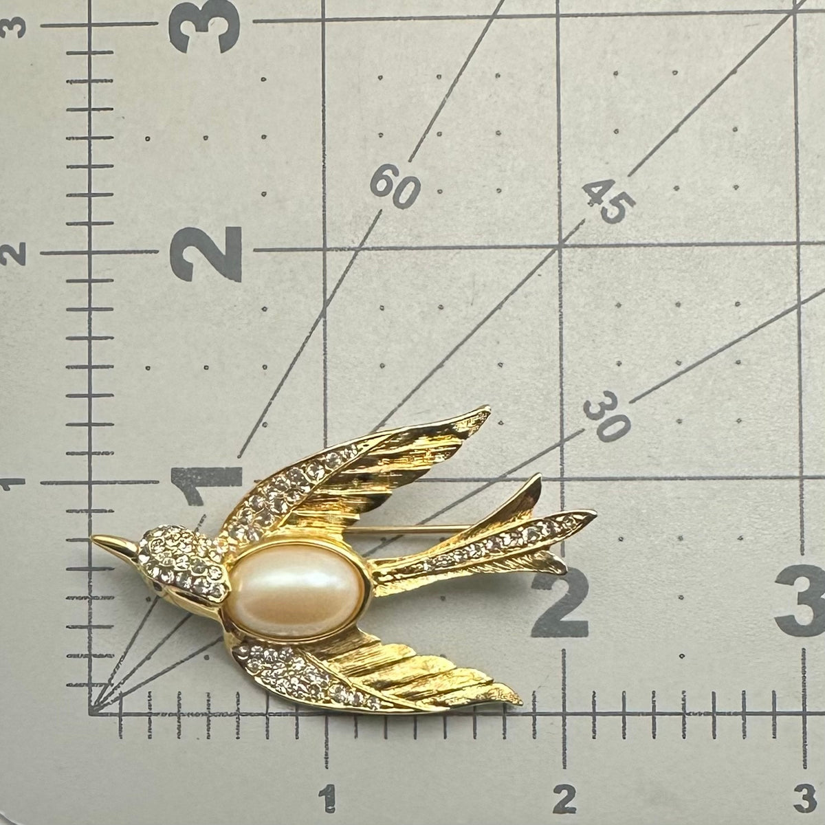 Jackie Orr vintage gold tone clear glass rhinestones pearl bird brooch
