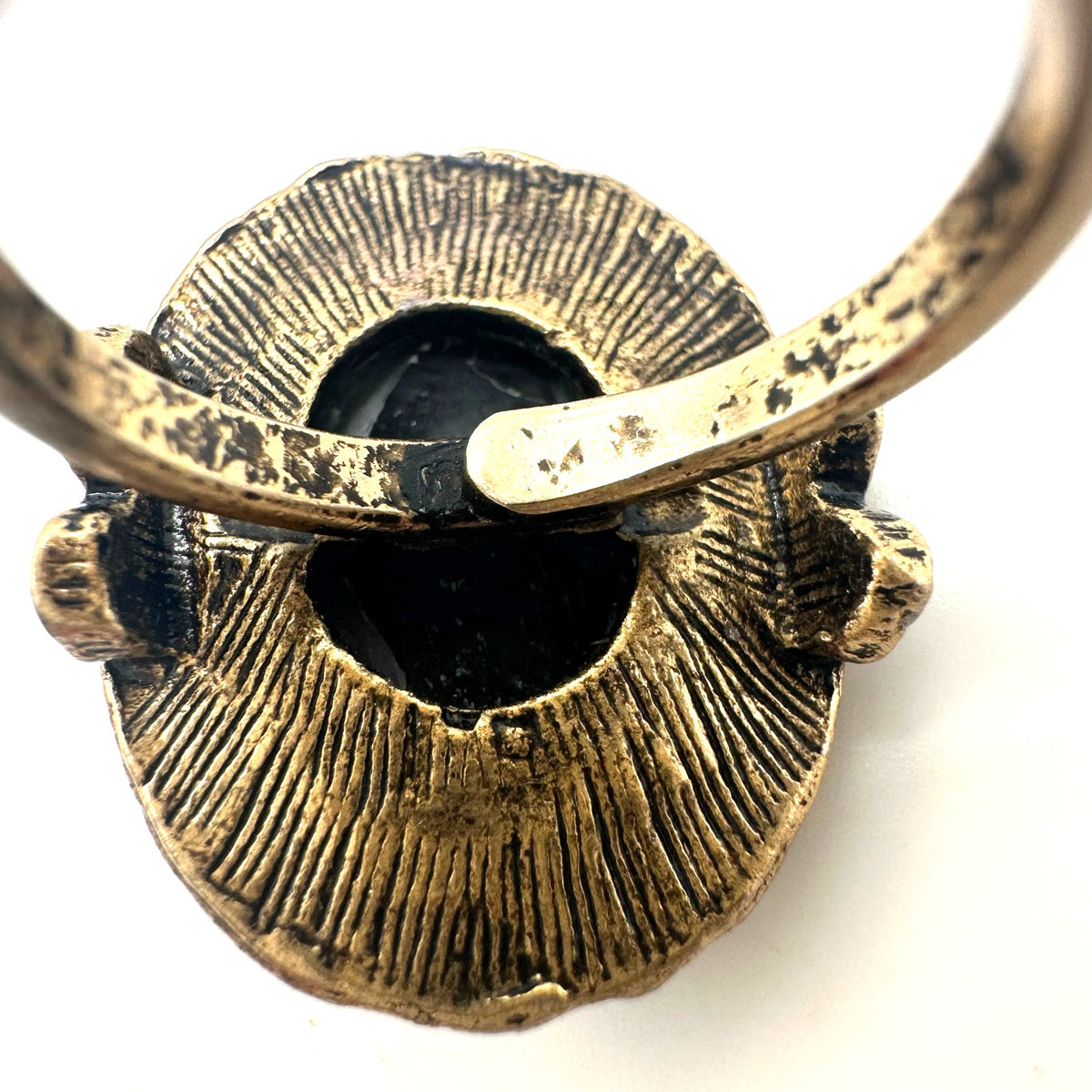 Vintage 1960s gold tone black hematite glass cameo adjustable cocktail ring