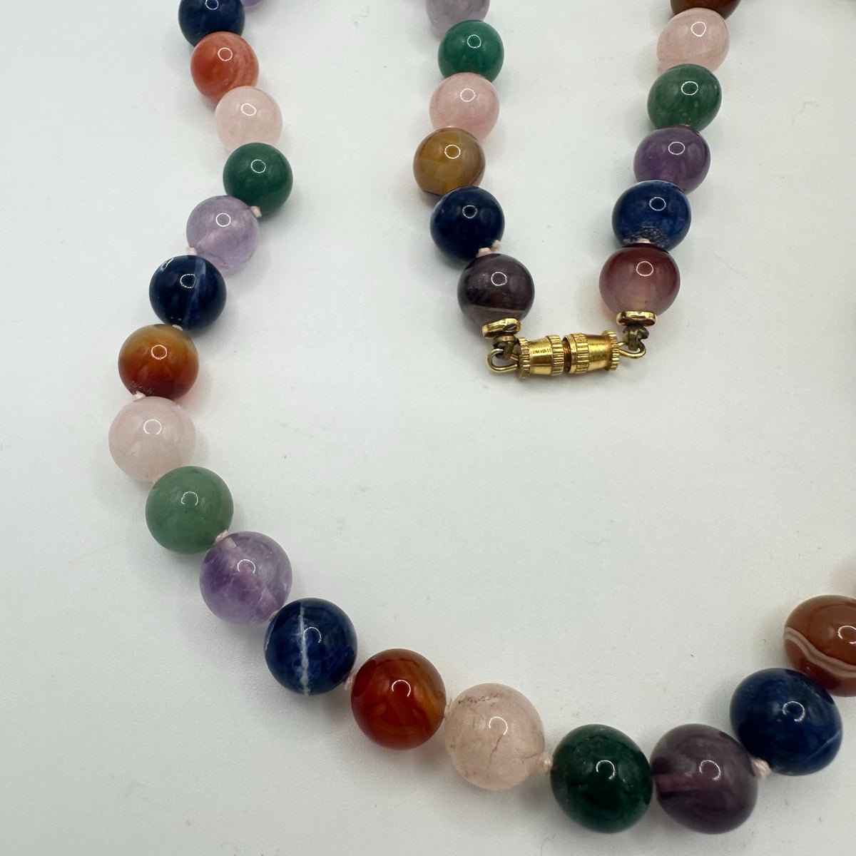 Vintage multicolor rainbow semiprecious quartz agate 10mm beads beaded necklace