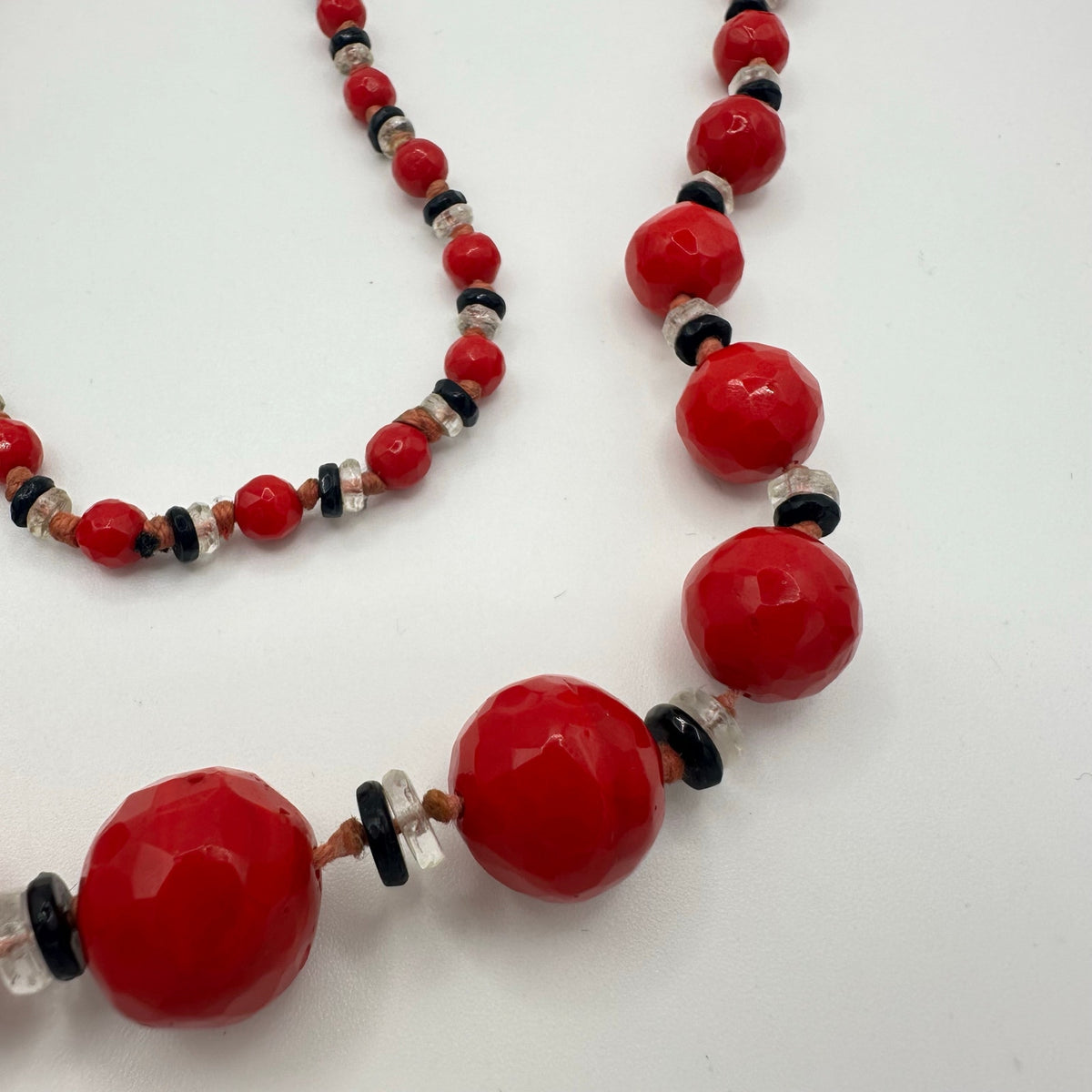 Antique Art Deco 1930s red black Czech glass beads beaded graduated 33” necklace