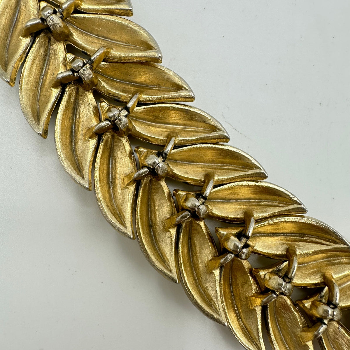 1950s vintage high end MCM gold tone brushed leaves leaf flex bracelet 6.5"