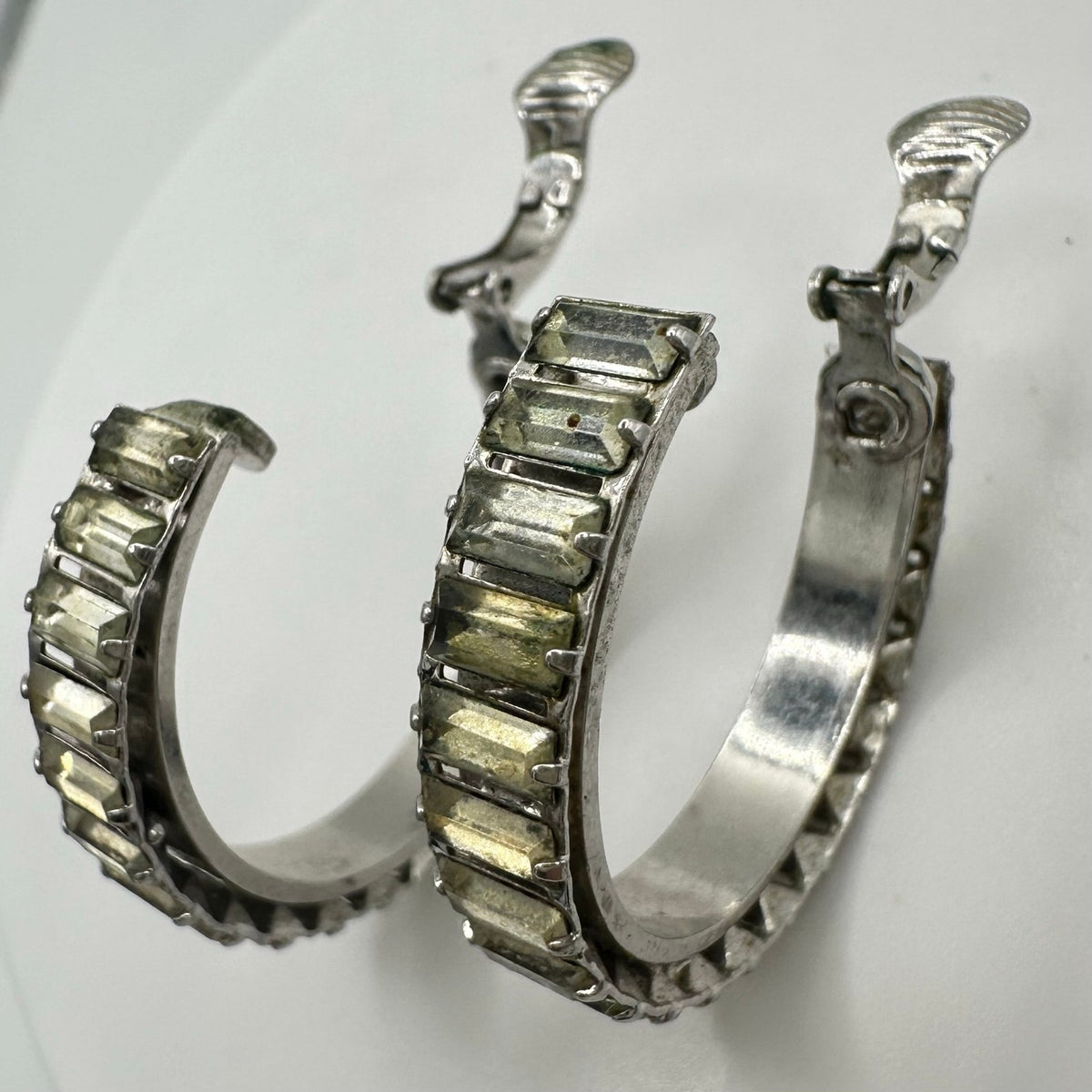 Vintage clear glass baguettes rhinestones silver tone hoops clip on earrings