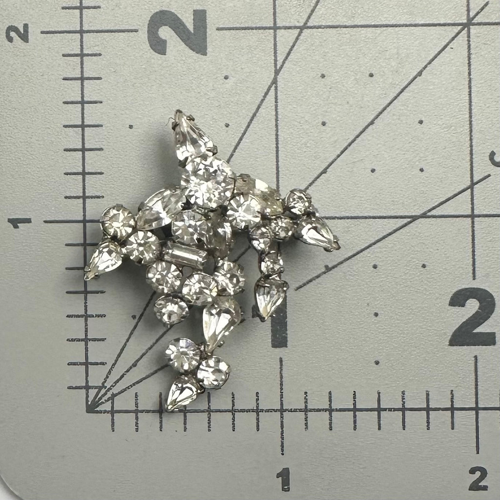 1940s 1950s vintage silver tone rhodium plated clear glass rhinestones brooch