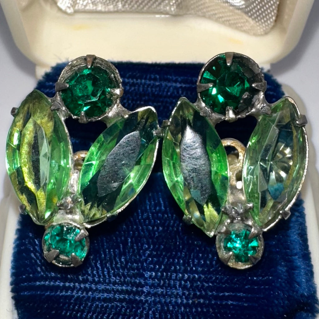 Vintage silver tone light emerald green glass rhinestones screw back earrings