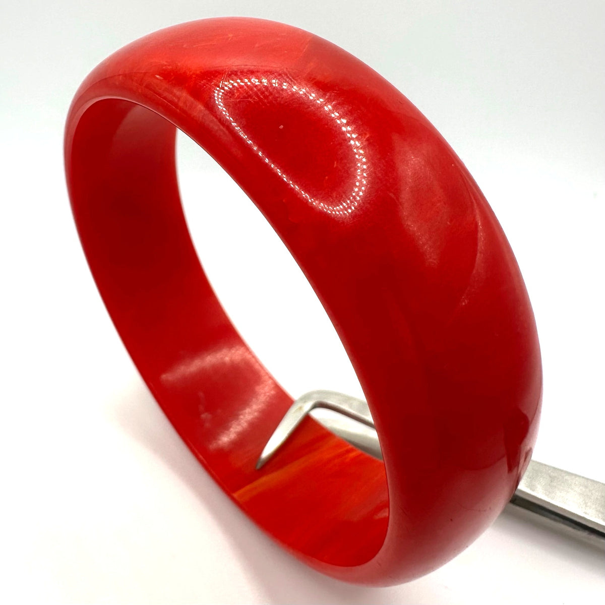 Antique vintage Art Deco 1930s 1940s cherry red swirled Bakelite bangle bracelet