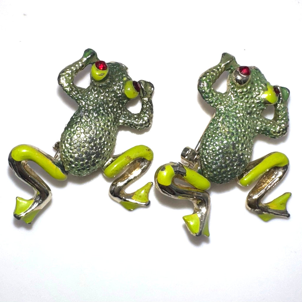 Vintage set 2 gold tone green enamel articulated frogs figural brooches