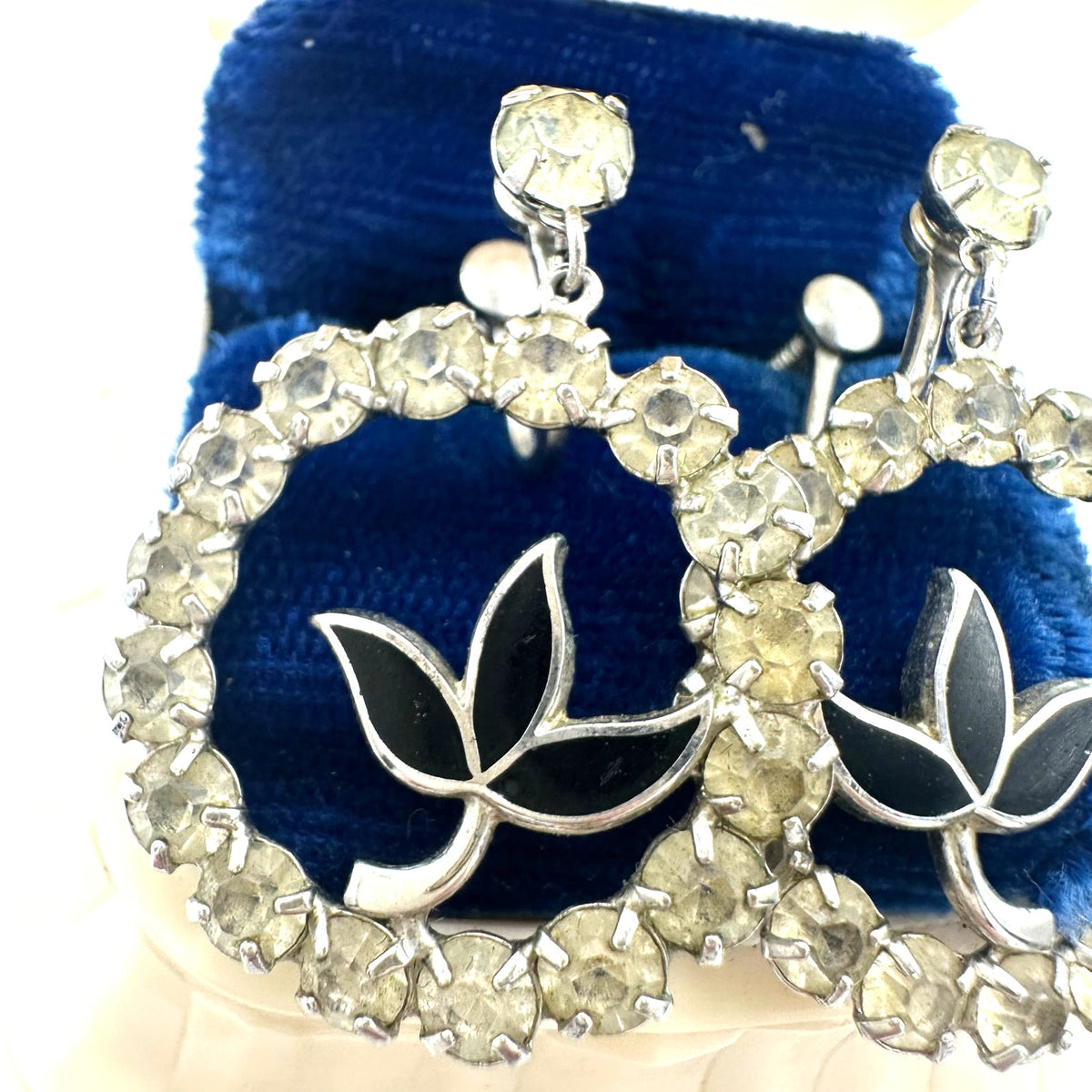 1940s vintage sterling silver clear rhinestones black enamel screw back earrings
