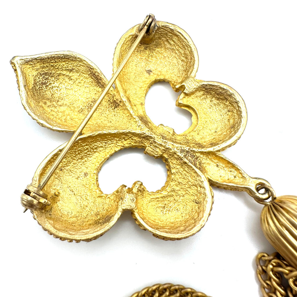 Vintage high end gold tone Fleur de Lis chains tassel fringe extra long brooch