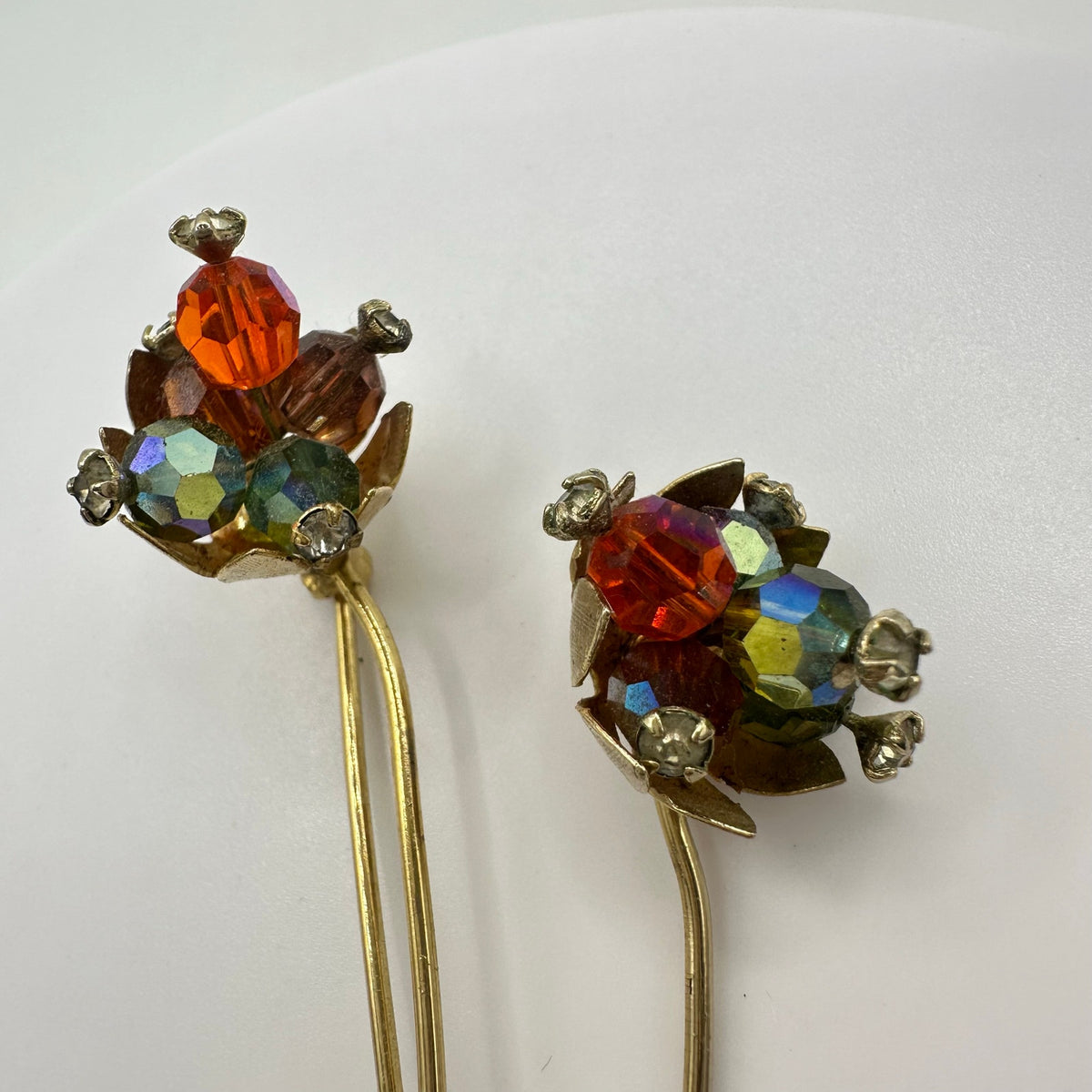 Vintage gold tone multicolor aurora borealis glass beaded flowers brooch pin