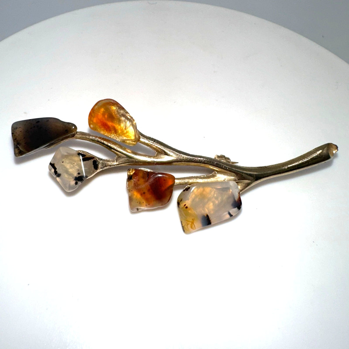Vintage gold tone genuine red carnelian banded black agate 5 stone floral brooch