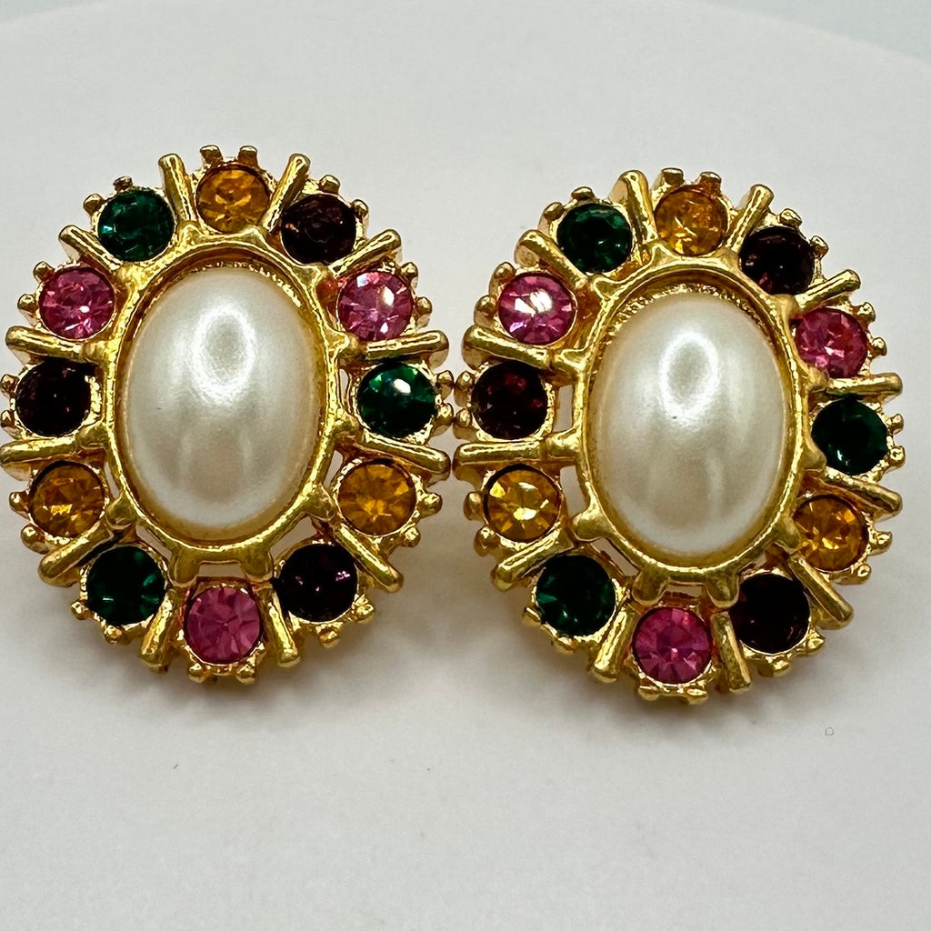 Avon vintage gold tone rhinestones faux pearls oval domed post earrings