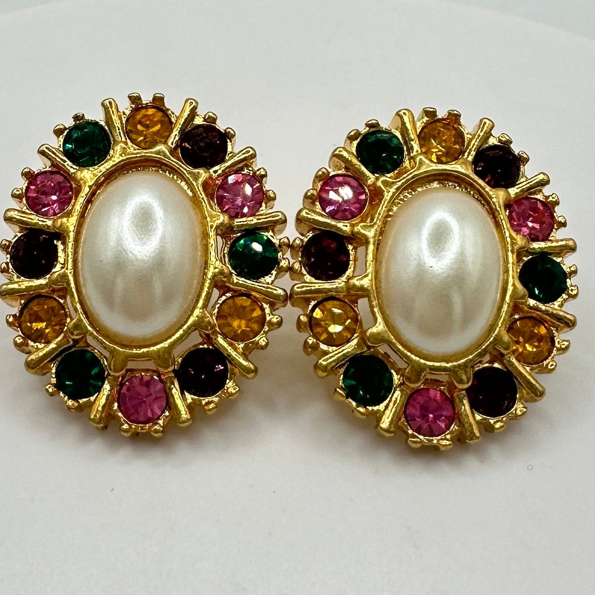 Avon vintage gold tone rhinestones faux pearls oval domed post earrings