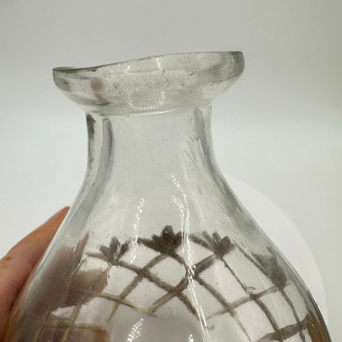 Hand blown midcentury Romanian style clear gold hand painted glass vase 4"