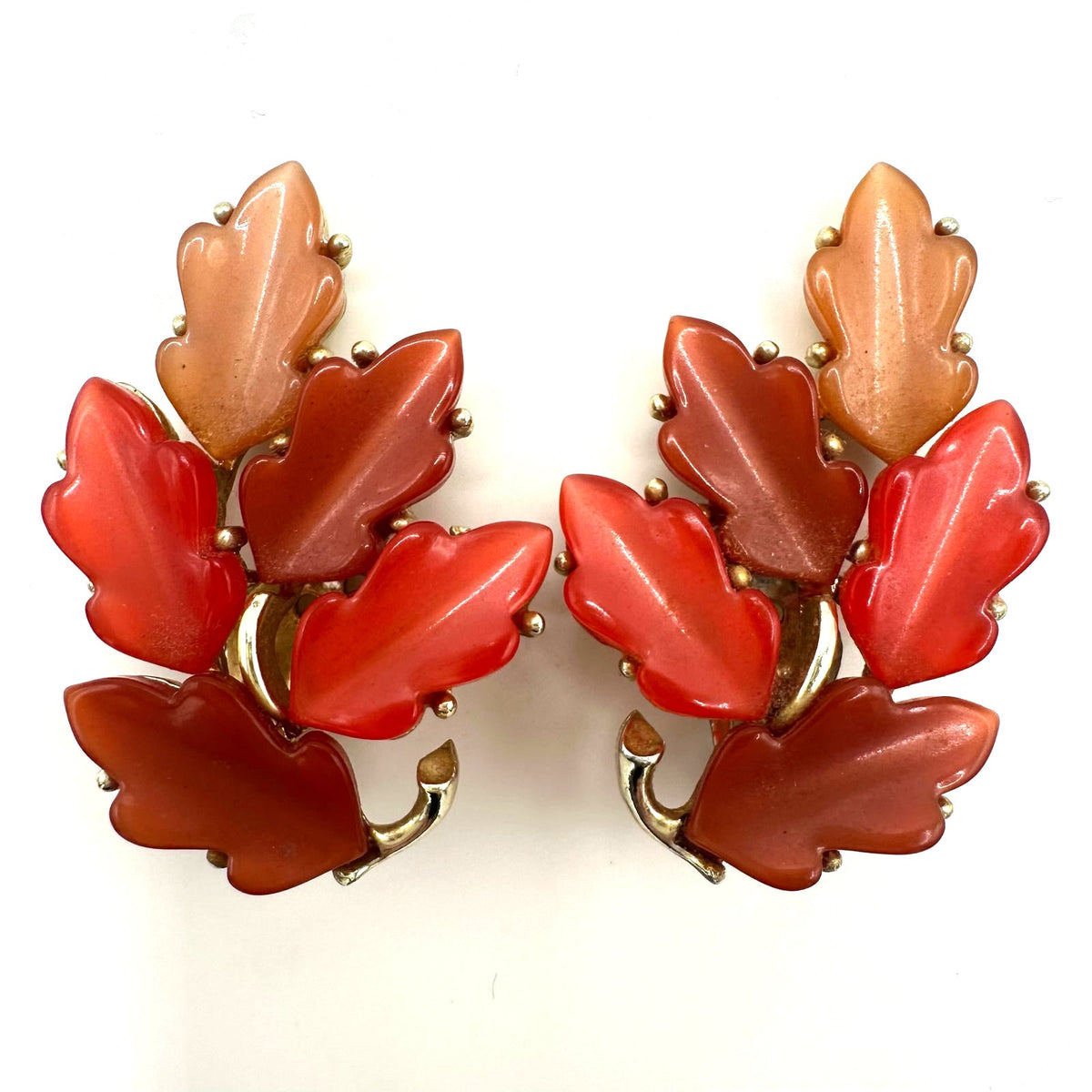 Lisner vintage gold tone red orange thermoset lucite leaf clip on earrings
