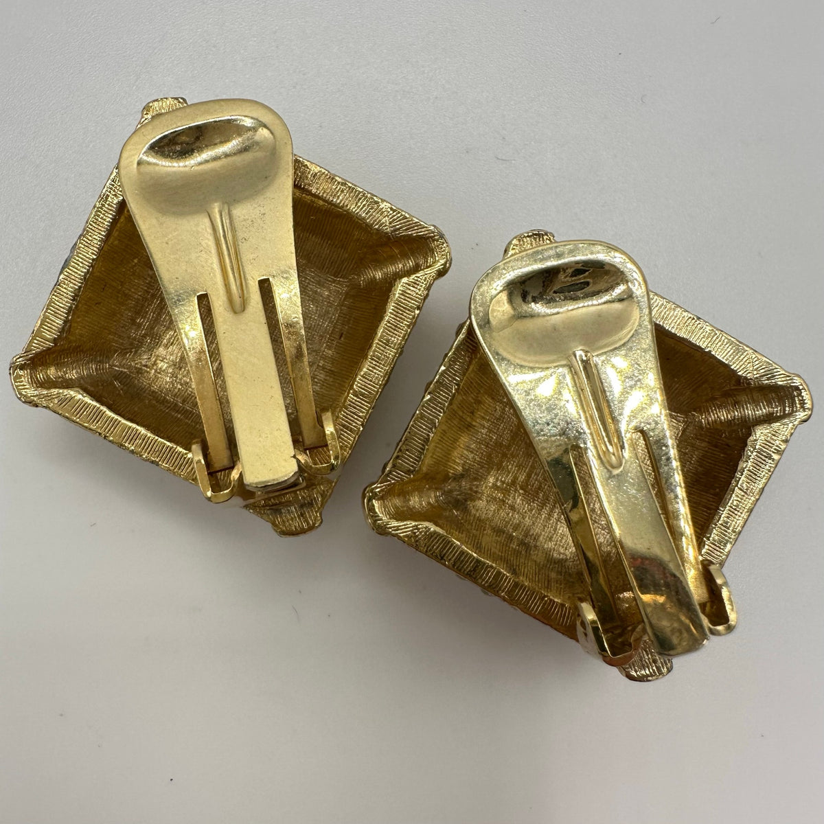 1980s 1990s vintage gold tone clear pavé rhinestones 3D square clip on earrings