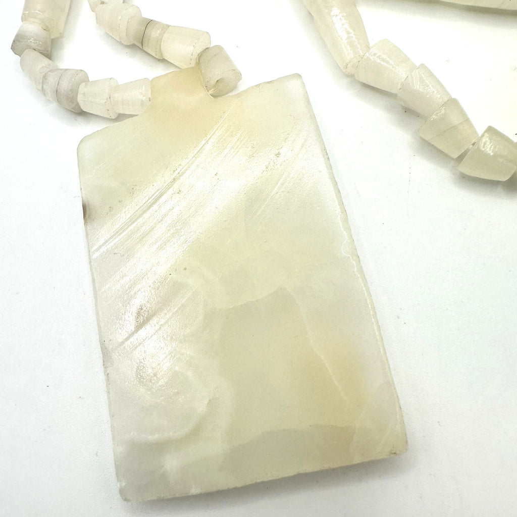 Vintage carved Mexican onyx white agate large face pendant beaded 28” necklace