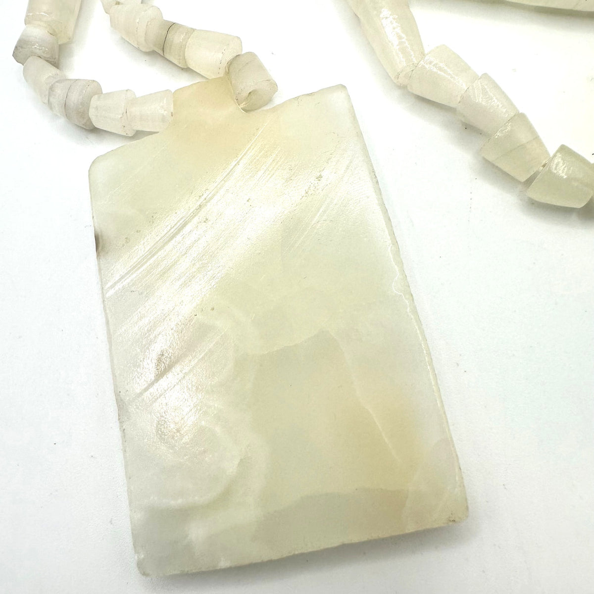 Vintage carved Mexican onyx white agate large face pendant beaded 28” necklace