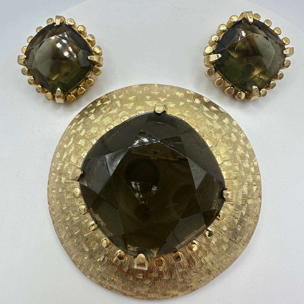 Schrager vintage gold tone smoky glass rhinestones brooch clip on earrings