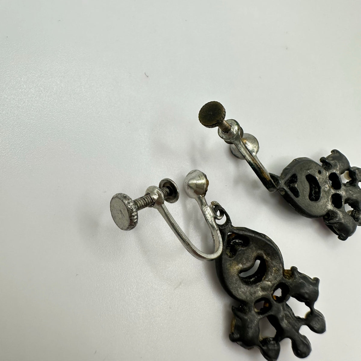 Vintage silver tone purple rhinestones faux turquoise pearls screw back earrings