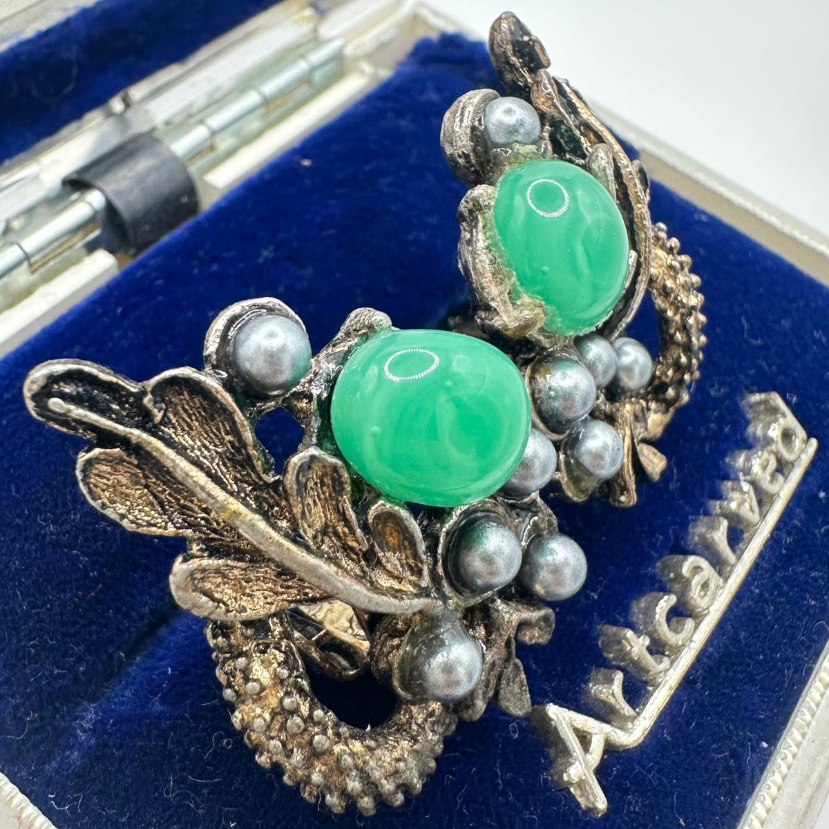 Japan vintage green art glass silver faux pearls beaded clip on earrings