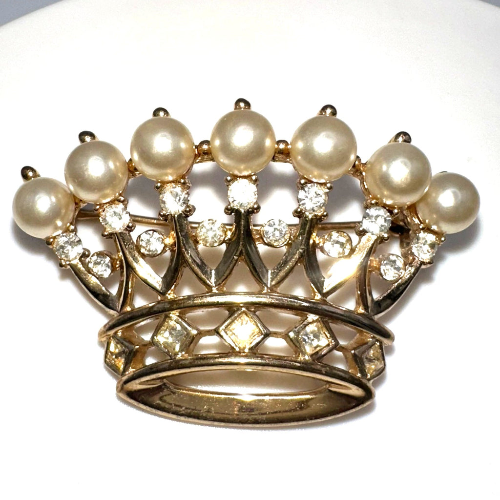 Trifari vintage gold tone clear rhinestones faux pearls royal crown brooch