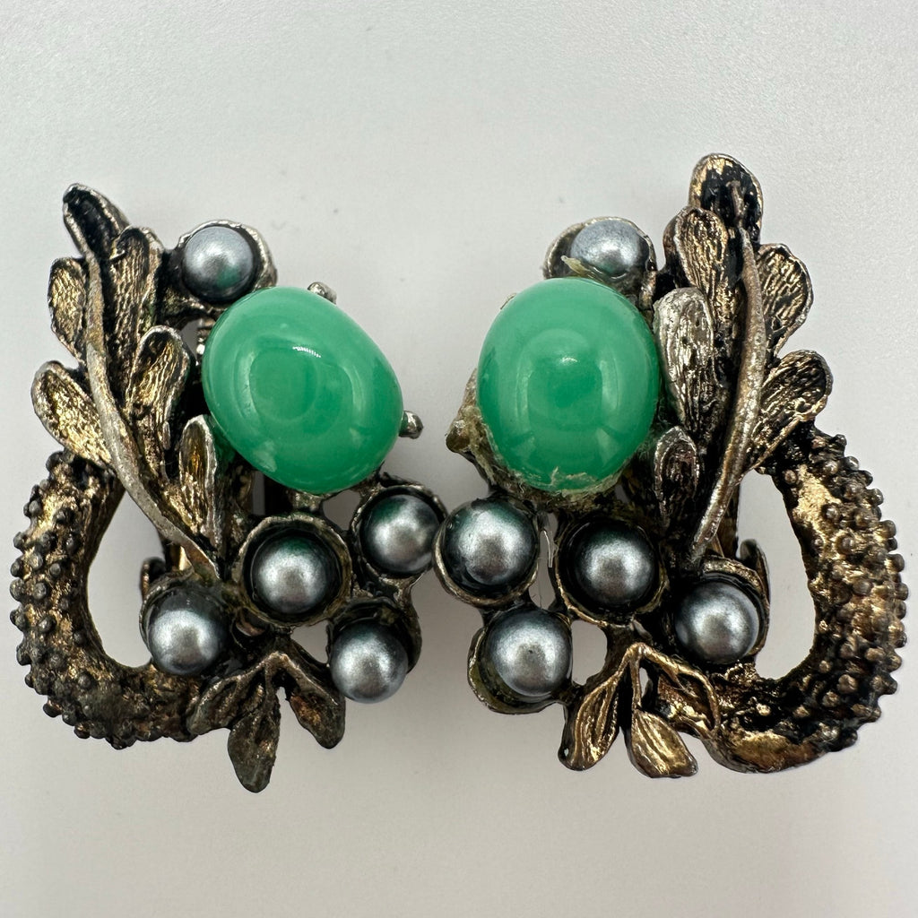 Japan vintage green art glass silver faux pearls beaded clip on earrings