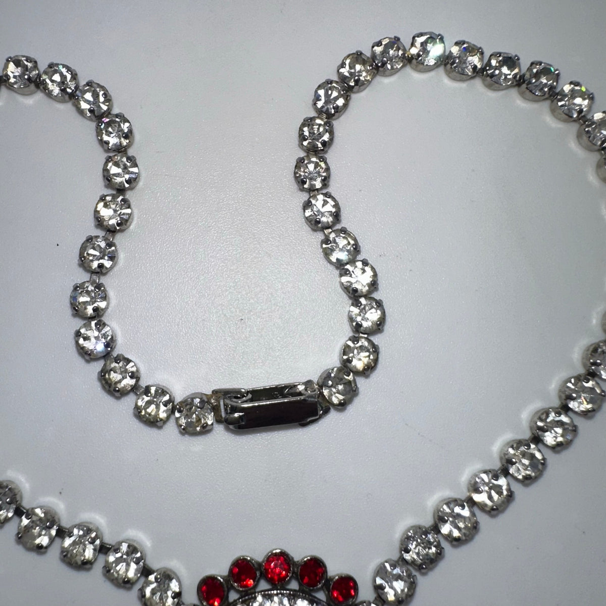 Coro 1940s vintage silver tone rhodium plated clear red rhinestones necklace