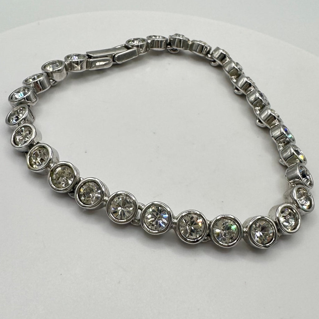 Swarovski clear Austrian crystals silver tone rhodium plated tennis bracelet 7"
