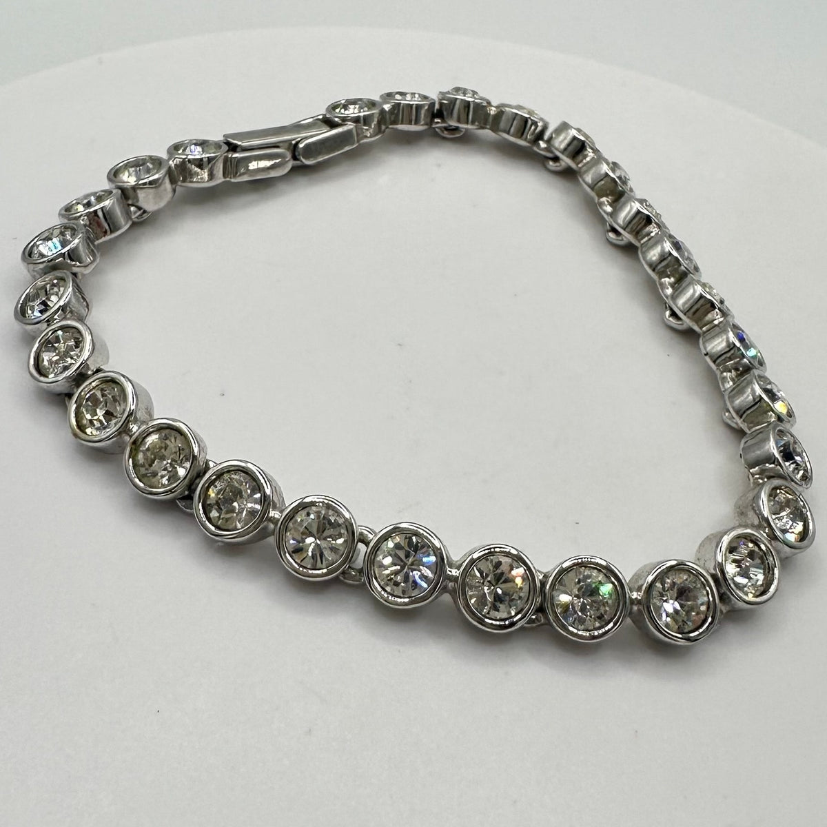 Swarovski clear Austrian crystals silver tone rhodium plated tennis bracelet 7"