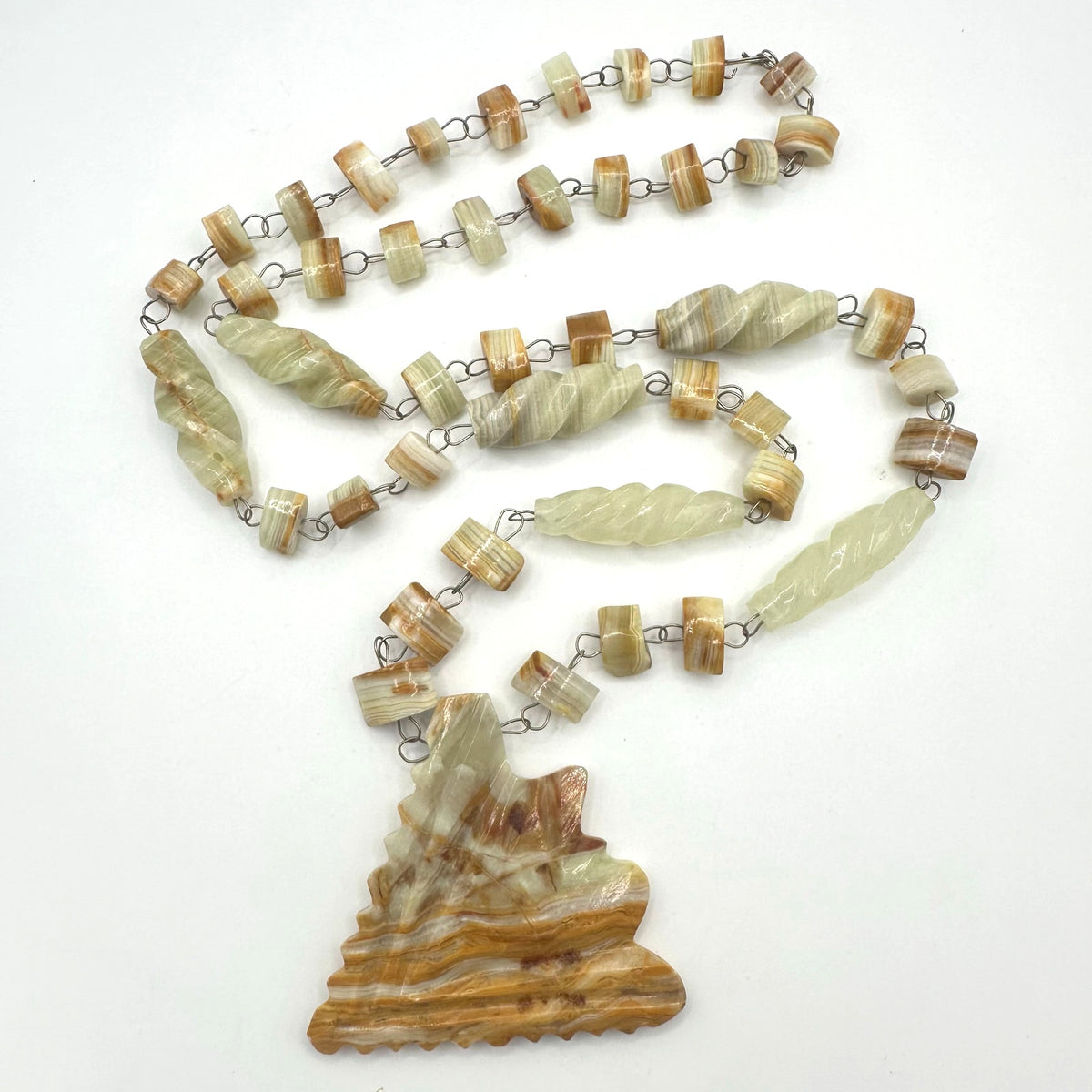 Vintage carved Mexican honey onyx agate arrowhead pendant beaded 30” necklace