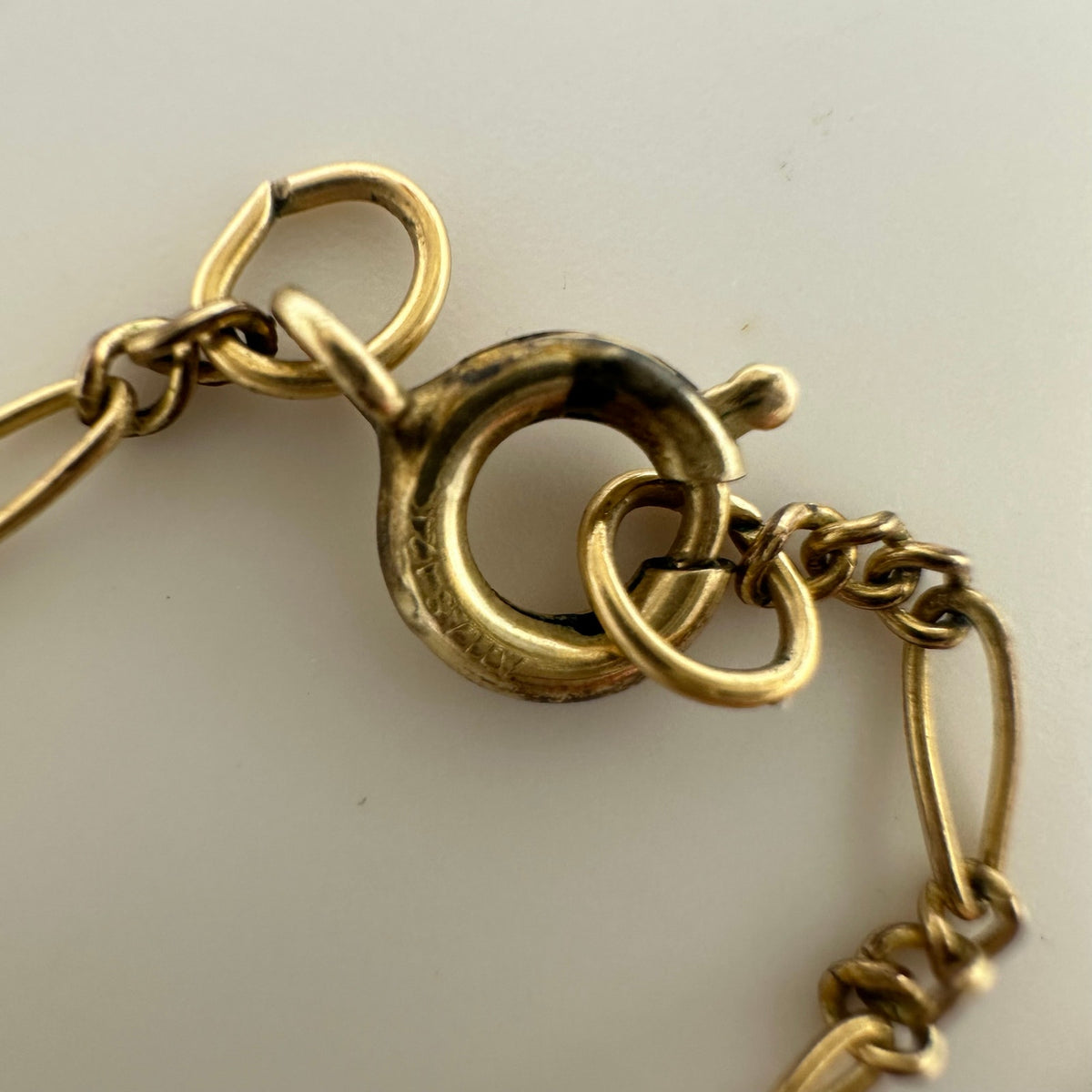 Vintage iris glass heart pendant on Atlas 12kt gold filled 18” chain necklace