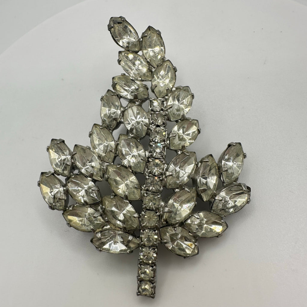 1940s 1950s vintage silver tone rhodium clear glass rhinestones leaf brooch