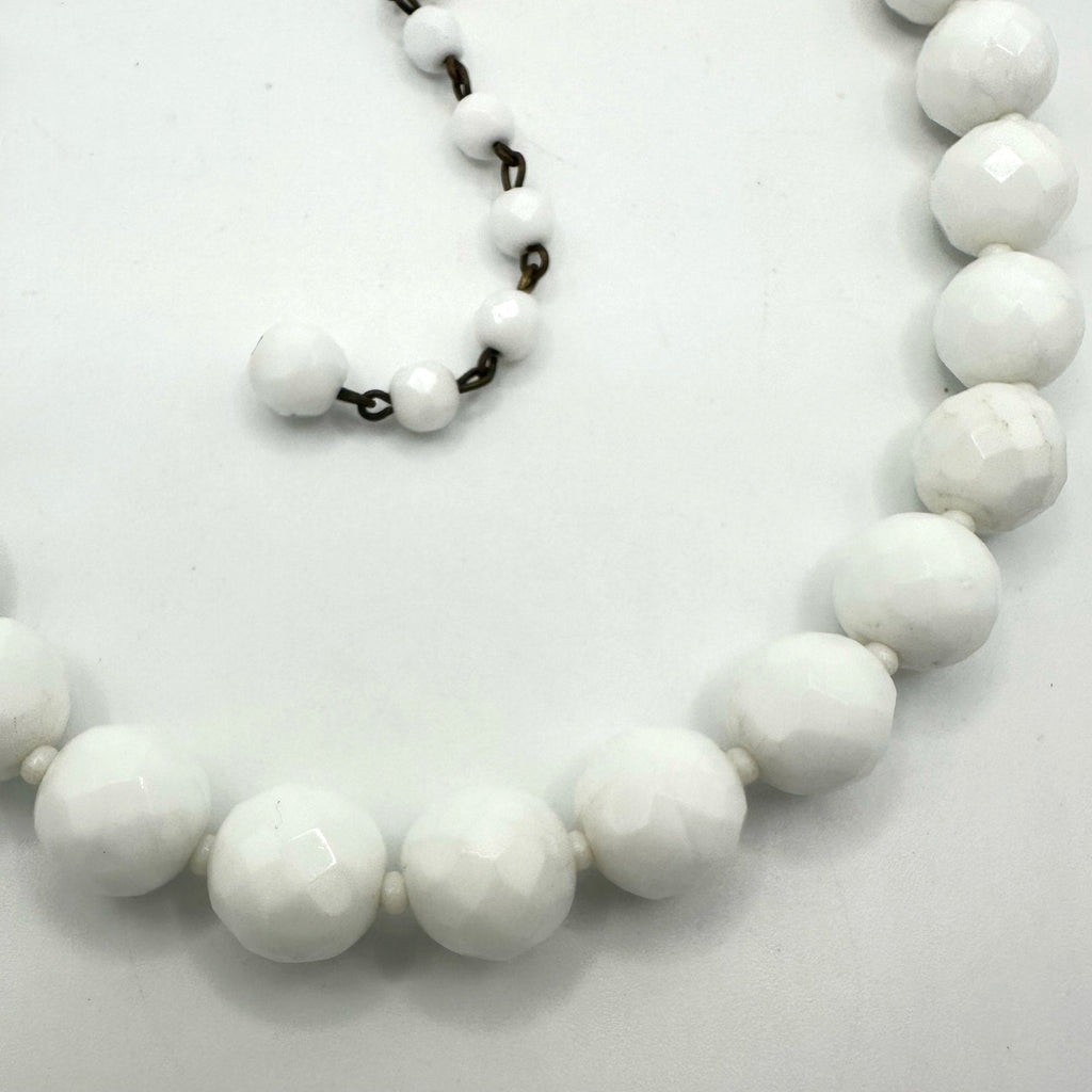 Vintage faceted white milk glass 12mm beads beaded gold tone adjustable necklace