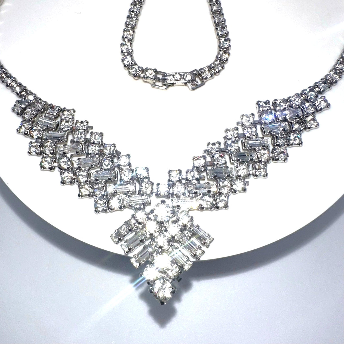 1950s vintage silver tone clear glass rhinestones pointed V swag necklace