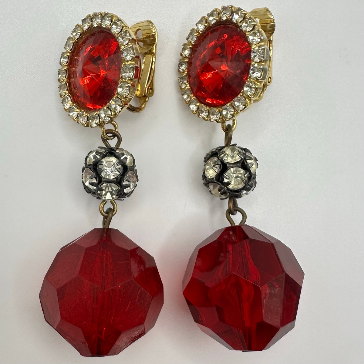 Les Bernard vintage gold tone red lucite rhinestone posts dangle drop earrings