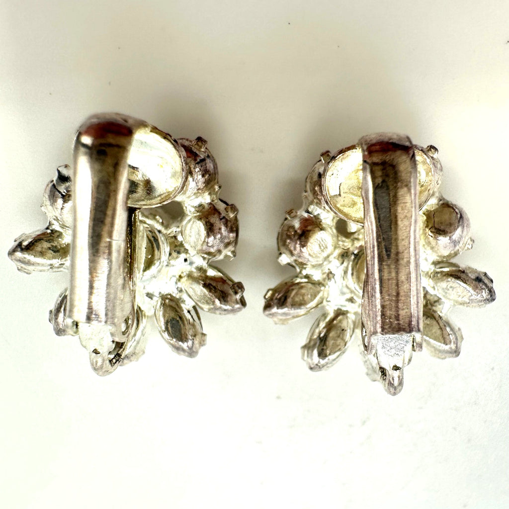 Vintage silver tone rhodium clear glass rhinestones cluster clip on earrings