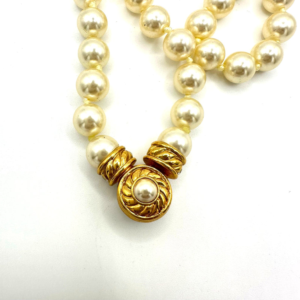 Nolan Miller gold tone white 8mm glass faux pearls rhinestones knotted necklace