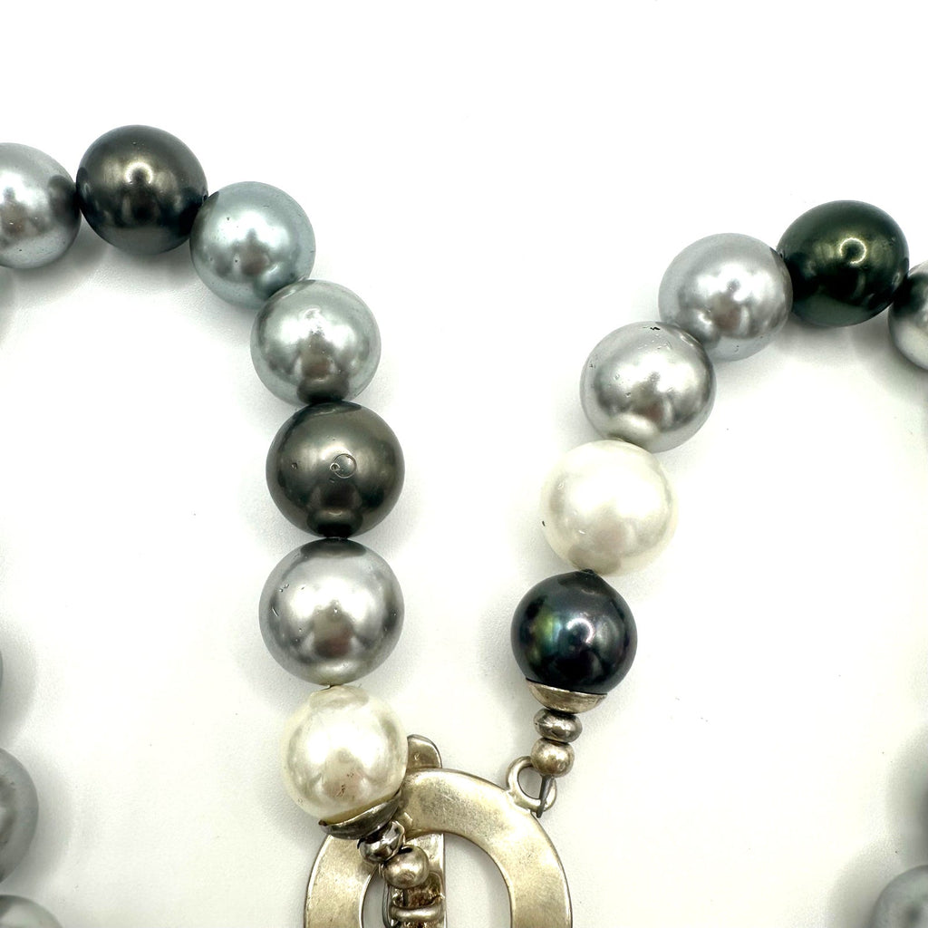 19” strand tri tone white silver black 13.5mm glass faux pearls necklace 131g