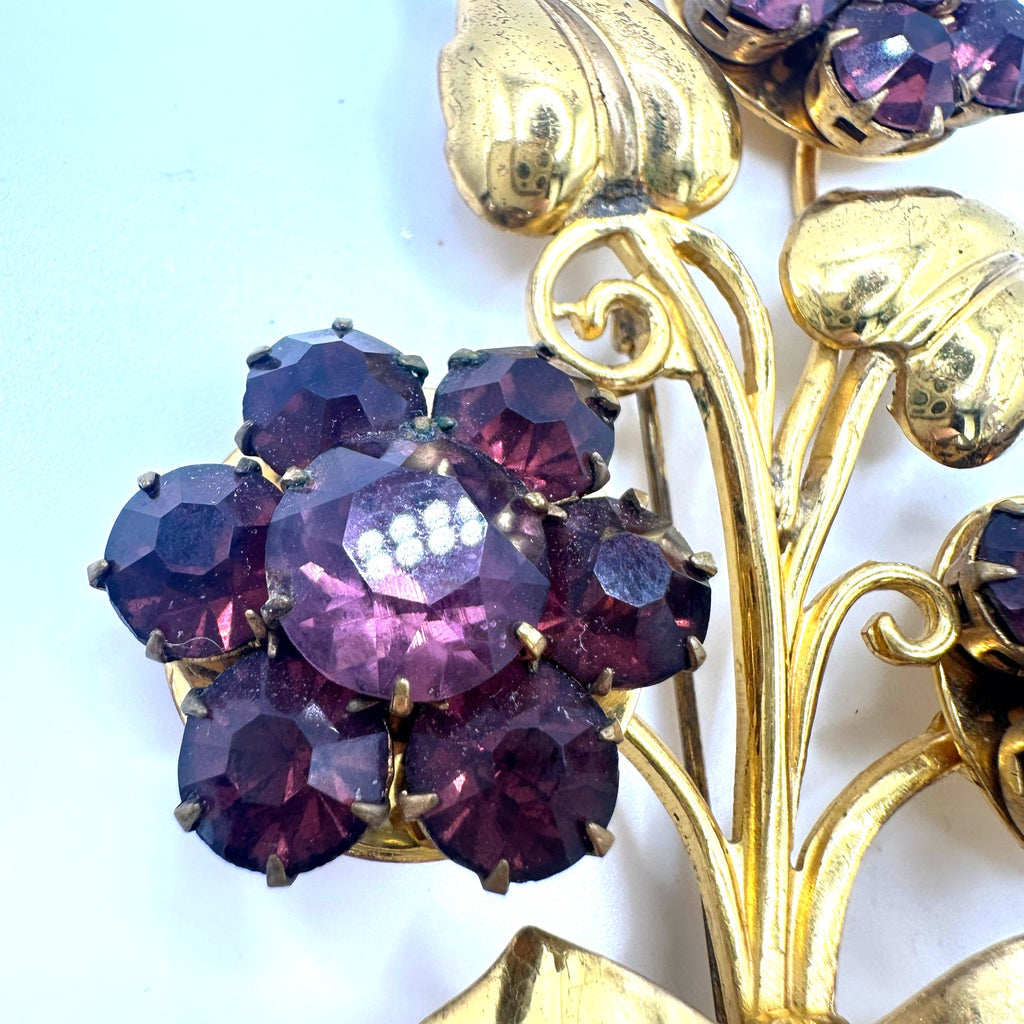 Vintage 1940 gold tone purple rhinestones large flower floral bouquet brooch